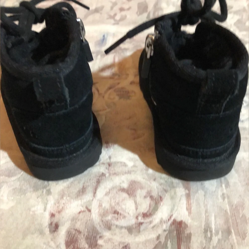 UGG Toddlers Black Suede Boots 10173201